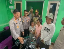 Pedagang Es Gabus Viral Dapat Hadiah Motor dari Polisi, Siap Bangkit Setelah Penganiayaan