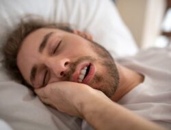 7 Tips Agar Tidur Tidak Ngorok dan Pulas Sepanjang Malam