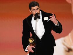 Rebut Album of the Year di Grammy 2026, Bad Bunny Cetak Sejarah Baru