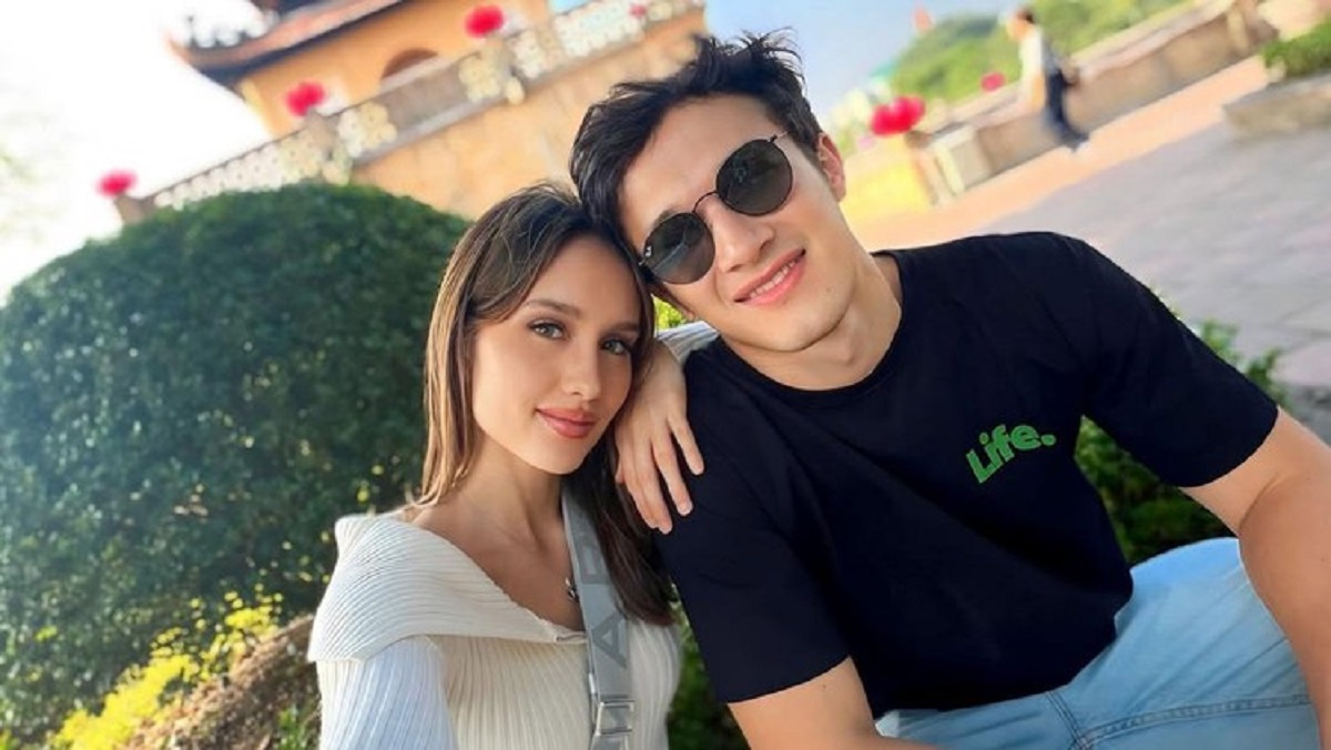 Cinta Laura Ungkap Hubungan Panjang dan Pandangan Pernikahan