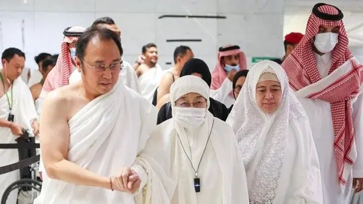 Doa Megawati Soekarnoputri di Makkah