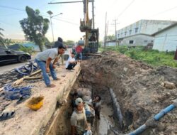 Gangguan Distribusi Air, PDAM Tirta Dumai Bersamai Perbaiki Pipa Induk