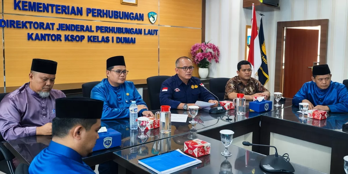 TKBM Ilegal di Pelabuhan Dumai