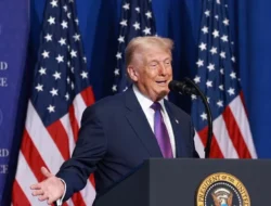 Trump Umumkan Tarif Global 10 Persen, Gantikan Bea Darurat yang Dibatalkan MA