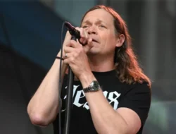 Vokalis 3 Doors Down Brad Arnold Wafat di Usia 47 Tahun Setelah Lawan Kanker