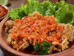 4 Tempat Ayam Geprek Viral di Surabaya yang Wajib Dicoba