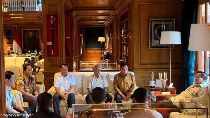 Silaturahmi Eksklusif Presiden Prabowo Bersama Mantan Ajudan di Hambalang