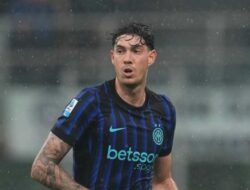 Inter Milan Tegaskan Alessandro Bastoni Tidak Pindah ke Barcelona