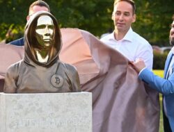 Satoshi Nakamoto Terungkap? Investigasi Terbaru Mengarah ke Ilmuwan Inggris Ini