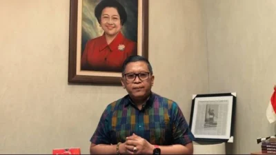 Hasto Kristiyanto Kritik Keras Pelantikan Anak Bupati Malang