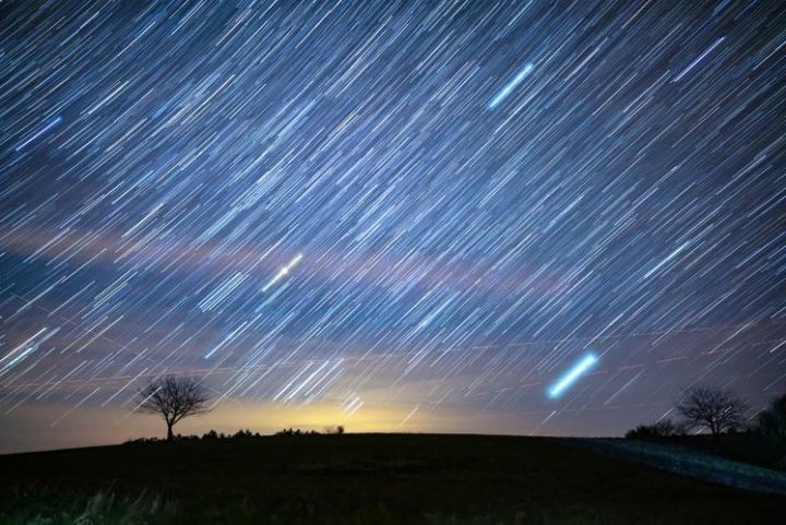 Hujan Meteor Lyrids 2026 Hiasi Langit April, Ini Tips Melihatnya