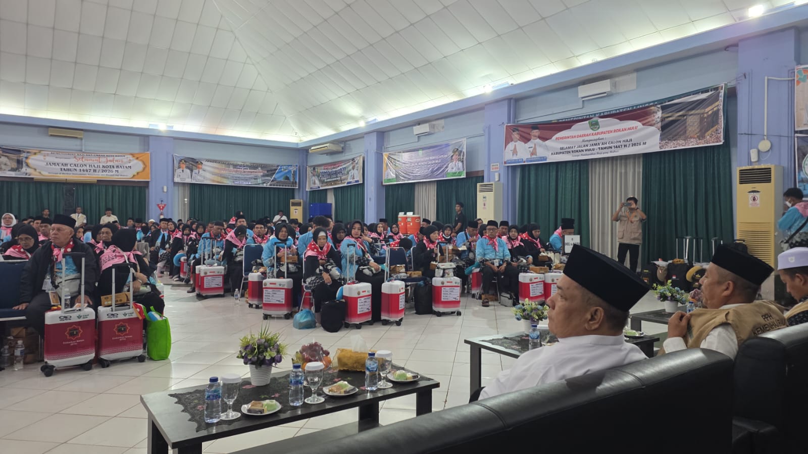 Jemaah Calon Haji Riau Diberangkatkan ke Madinah