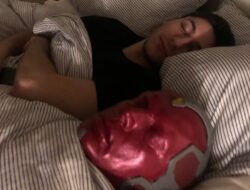 Paul Bettany Bikin Ulah Absurd dengan Properti Vision