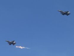 Pilot Pesawat Tempur Korsel Selfie saat Terbang, Tabrakan F-15K Rugikan Rp10,2 Miliar