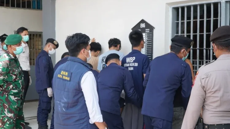 Razia Besar-besaran di Rutan Dumai Sambut HBP ke-62: Kolaborasi APH Wujudkan Lingkungan Bersih Narkoba