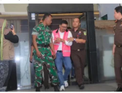 Tangis Ketua DPRD Magetan Suratno Saat Ditahan dalam Kasus Korupsi Pokir