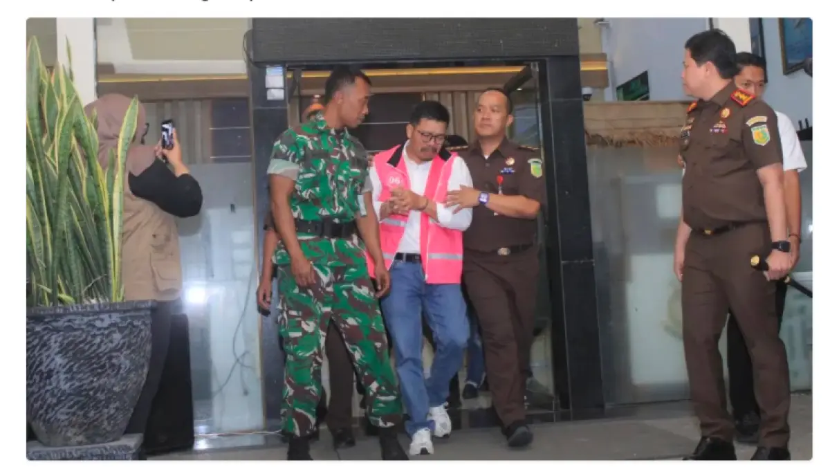 Tangis Ketua DPRD Magetan Suratno