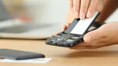 Uni Eropa Wajibkan Baterai Lepas-Pasang