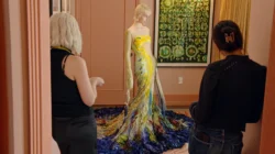 Tubuh Emma Chamberlain Menjadi Kanvas di Met Gala 2026.