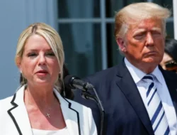 Jaksa Agung AS Pam Bondi Hadapi Serangan Kongres atas Penanganan Berkas Jeffrey Epstein