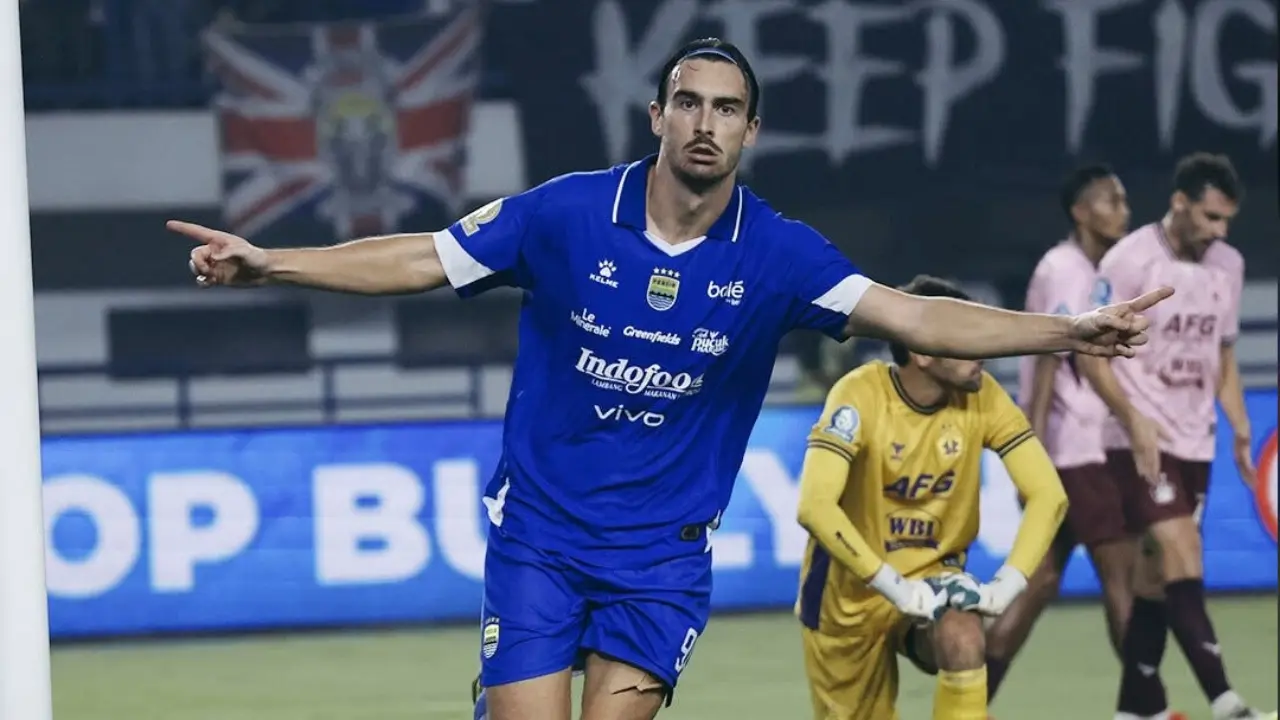 Persib Bandung Kokoh di Puncak Klasemen Jelang Idul Fitri 2026