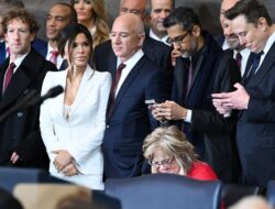 Klarifikasi Lauren Sanchez Soal Busana Kontroversial di Inaugurasi Trump: “Masih Konservatif”