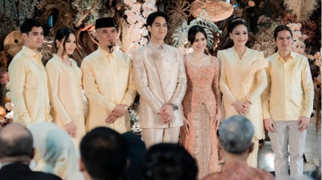 Pernikahan El Rumi dan Syifa Hadju