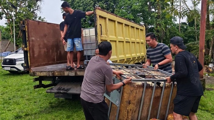 Polisi Bongkar Praktik Penimbunan Solar Subsidi untuk Tambang Emas Ilegal di Riau
