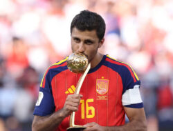 Pemain Terbaik Piala Dunia 2026, Rodri Raih Golden Ball Bersama Spanyol