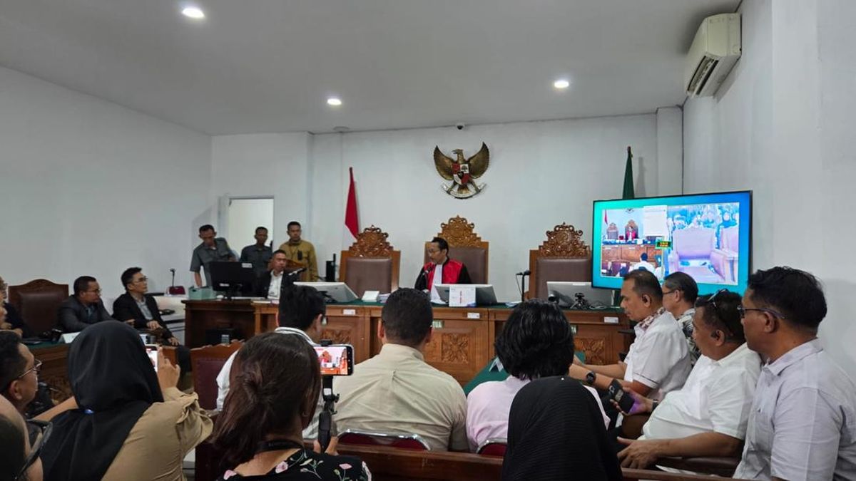Praperadilan Roy Suryo